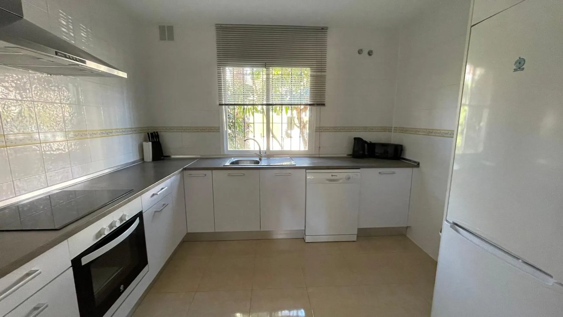 Intermobiliaria Rentals - Puerto Alto B6 7 Estepona Apartment